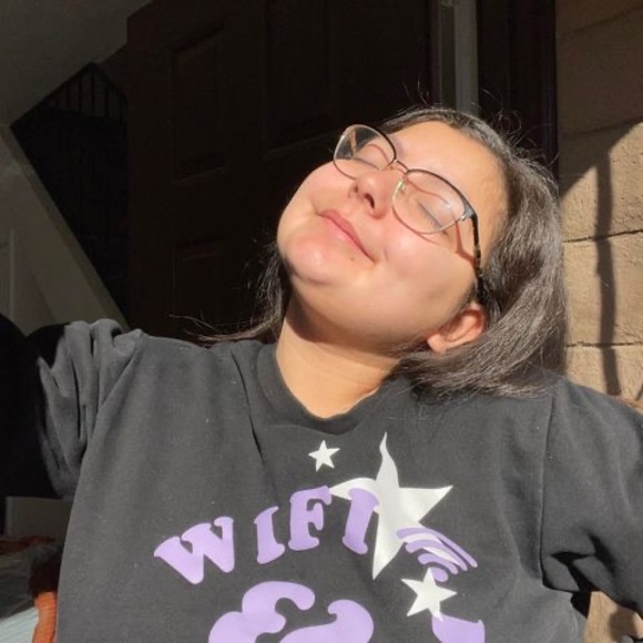 Meet your Posher, Ashlee - Picture 1 of 1